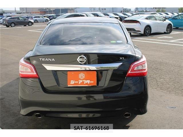 Nissan TEANA 2017-06 8369417-5