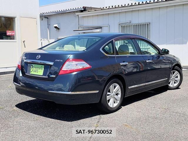 Nissan TEANA 2013-01 8369420-1