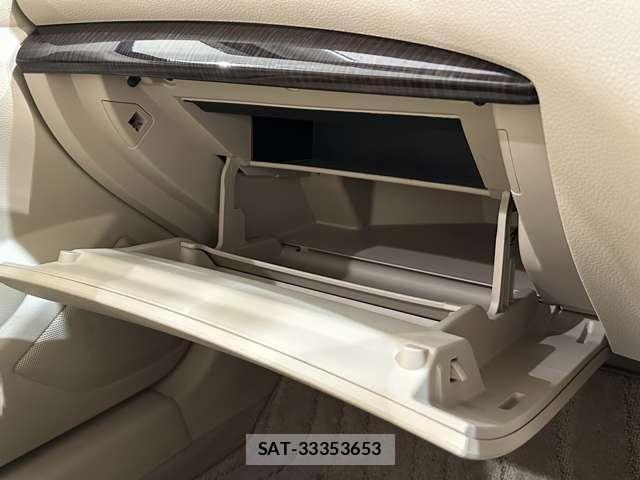 Nissan TEANA 2017-09 8563808-24