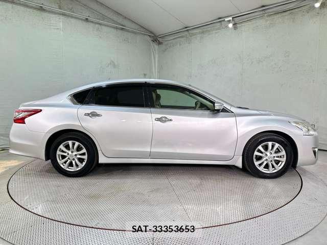 Nissan TEANA 2017-09 8563808-3