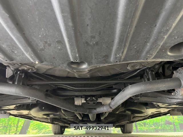 Nissan TEANA 2017-06 8661985-19
