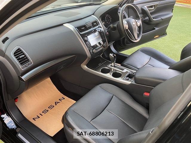 Nissan TEANA 2017-08 8746351-26