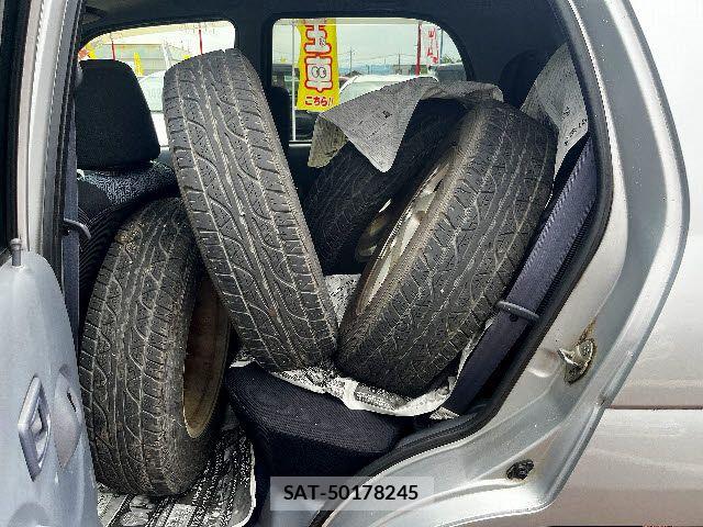 Daihatsu TERIOS KID 2000-01 8232139-18