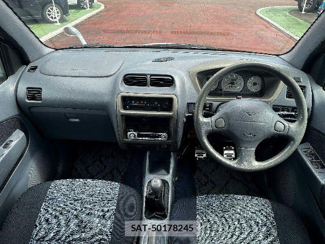 Daihatsu TERIOS KID 2000-01 8232139-1