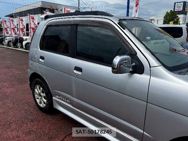 Daihatsu TERIOS KID 2000-01 8232139-19