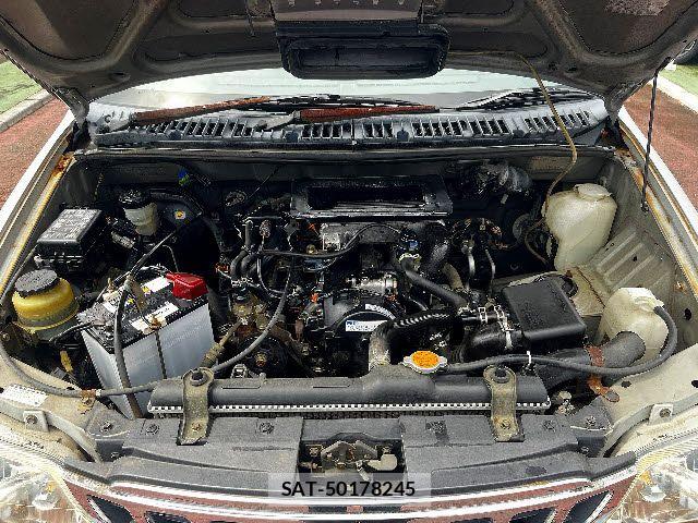 Daihatsu TERIOS KID 2000-01 8232139-27