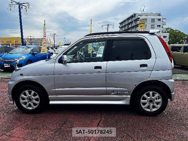 Daihatsu TERIOS KID 2000-01 8232139-4