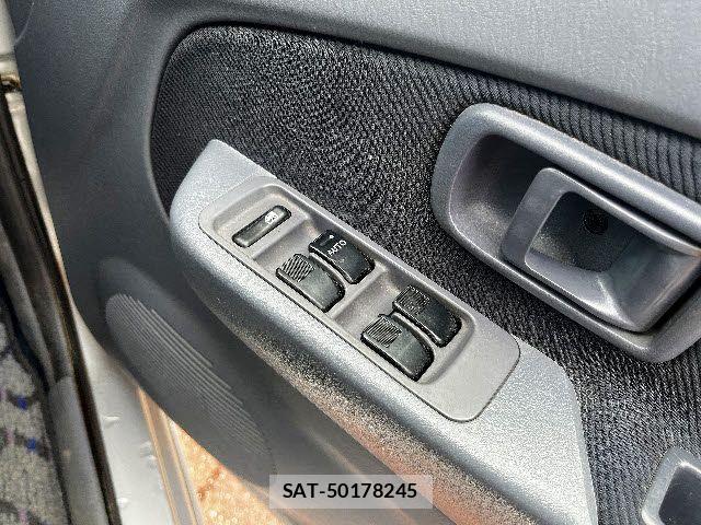 Daihatsu TERIOS KID 2000-01 8232139-5