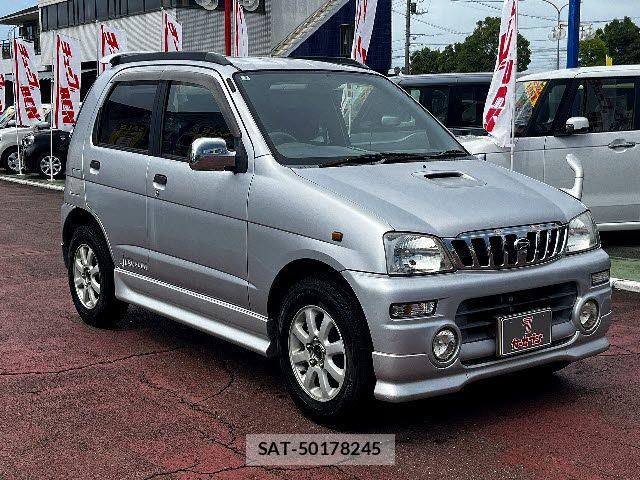 Daihatsu TERIOS KID 2000-01 8232139-6
