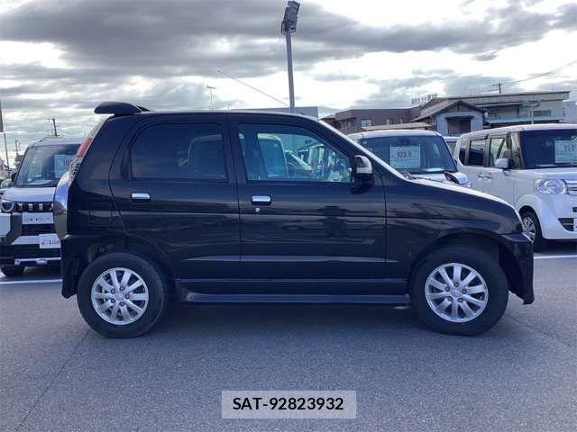Daihatsu TERIOS KID 2009-11 8369425-10