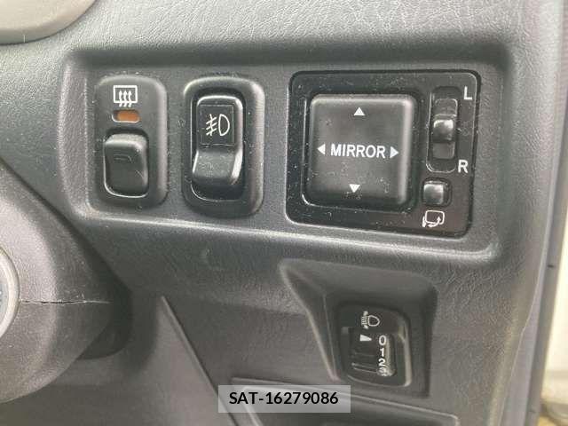 Daihatsu TERIOS KID 2010-07 1587477-8