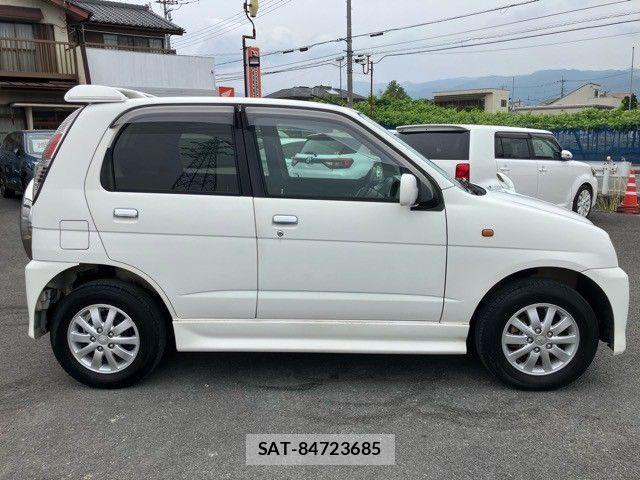Daihatsu TERIOS KID 2009-04 7330655-4