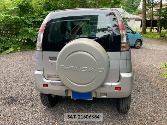 Daihatsu TERIOS KID 2007-06 8038757-5