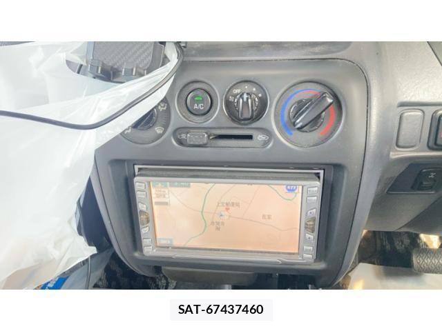 Daihatsu TERIOS KID 2003-12 8338214-18