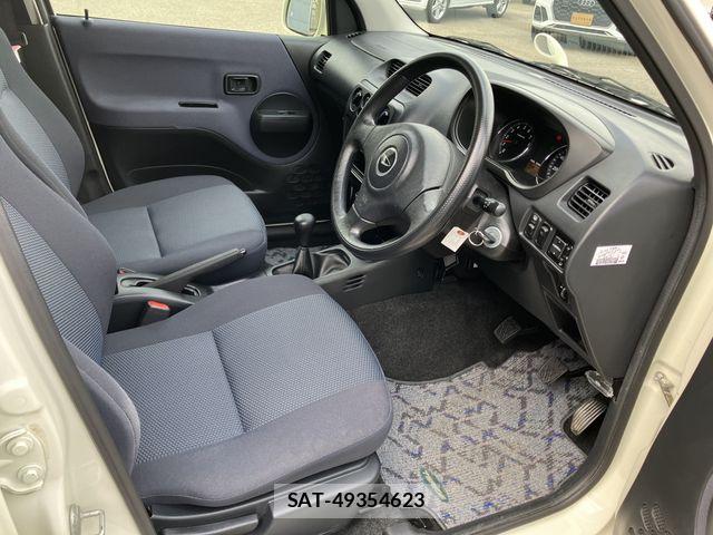 Daihatsu TERIOS KID 2011-12 8872267-9