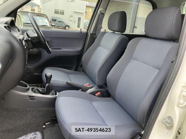 Daihatsu TERIOS KID 2011-12 8872267-12