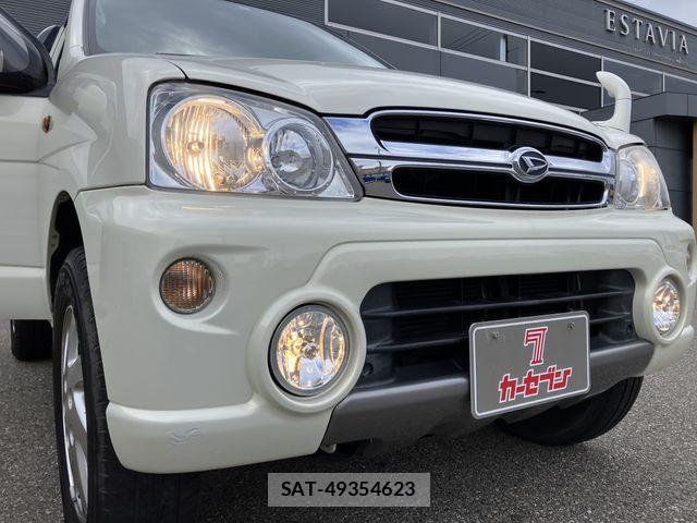 Daihatsu TERIOS KID 2011-12 8872267-23