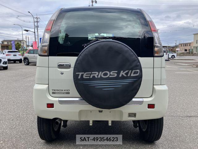 Daihatsu TERIOS KID 2011-12 8872267-6