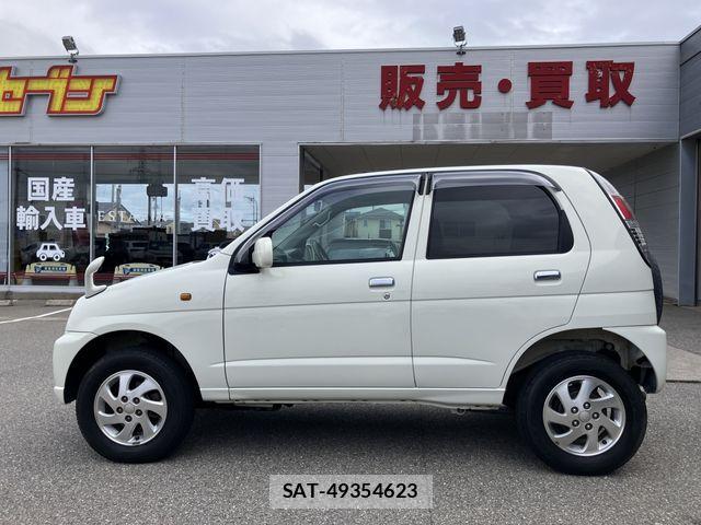 Daihatsu TERIOS KID 2011-12 8872267-8