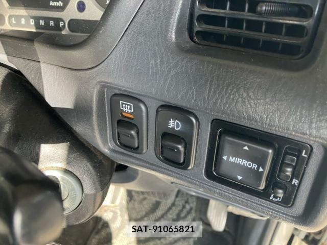 Daihatsu TERIOS KID 2003-03 8884486-11