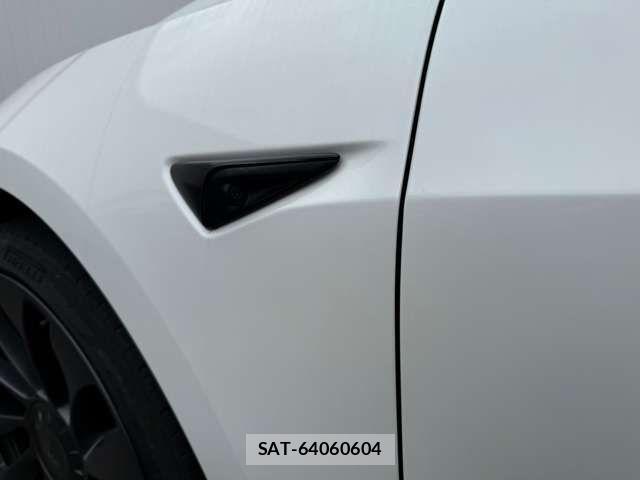 Tesla MODEL 3 2022-12 1165893-9