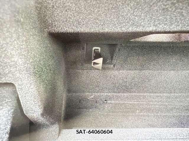 Tesla MODEL 3 2022-12 1165893-12