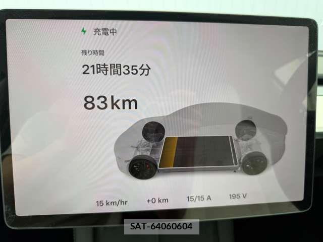 Tesla MODEL 3 2022-12 1165893-16