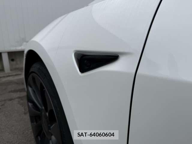 Tesla MODEL 3 2022-12 1165893-1