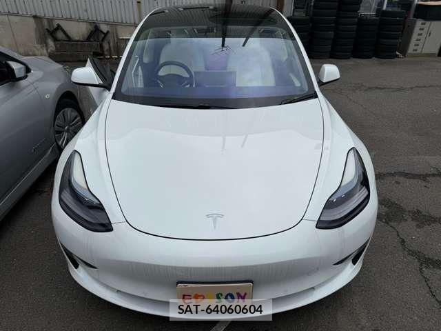 Tesla MODEL 3 2022-12 1165893-2