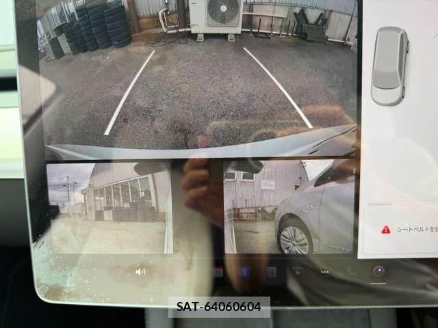 Tesla MODEL 3 2022-12 1165893-5