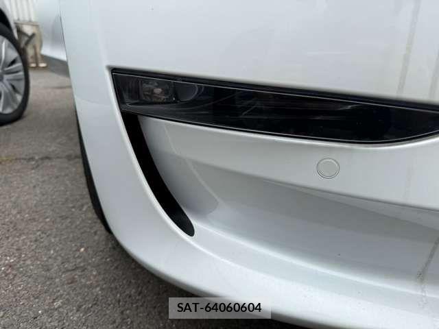 Tesla MODEL 3 2022-12 1165893-7