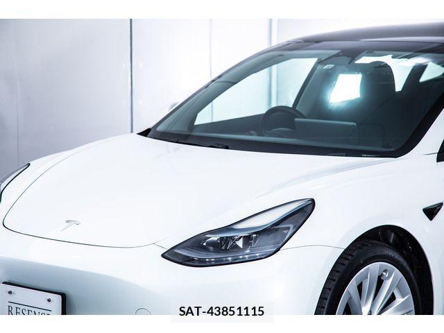 Tesla MODEL 3 2022-11 1415267-16