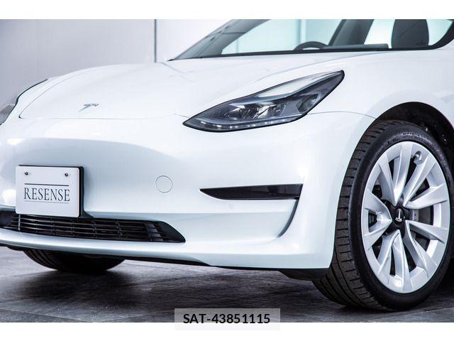 Tesla MODEL 3 2022-11 1415267-18