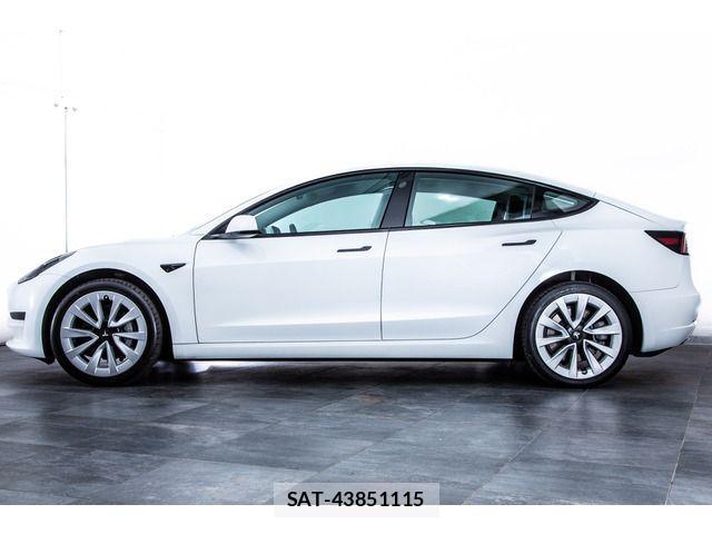 Tesla MODEL 3 2022-11 1415267-7