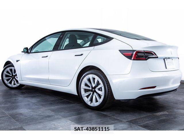 Tesla MODEL 3 2022-11 1415267-8