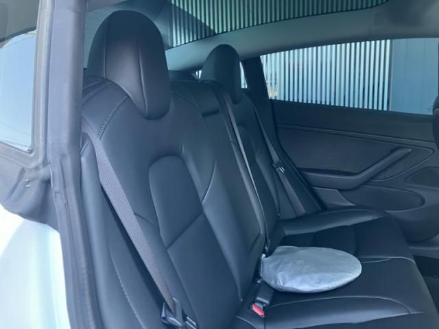 Tesla MODEL 3 2020-09 1550009-9