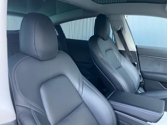 Tesla MODEL 3 2020-09 1550009-12
