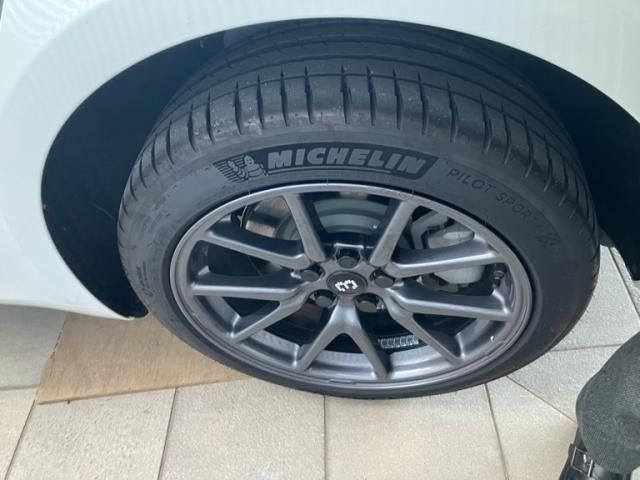 Tesla MODEL 3 2020-09 1550009-6