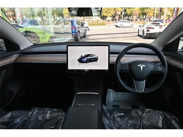 Tesla MODEL 3 2022-11 3686011-10
