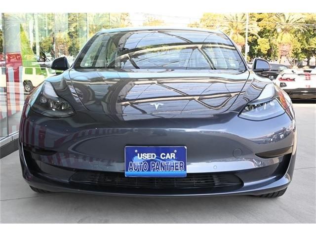Tesla MODEL 3 2022-11 3686011-7