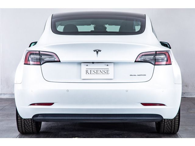 Tesla MODEL 3 2021-06 3686022-10