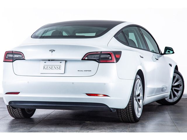 Tesla MODEL 3 2021-06 3686022-11