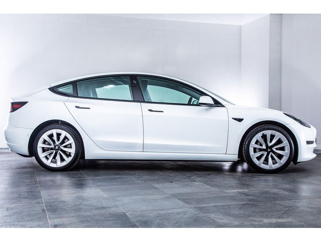 Tesla MODEL 3 2021-06 3686022-13