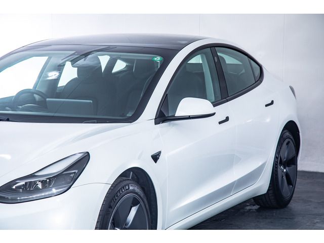 Tesla MODEL 3 2021-12 3686010-17