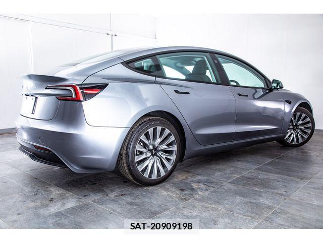 Tesla MODEL 3 2025-06 3910750-12
