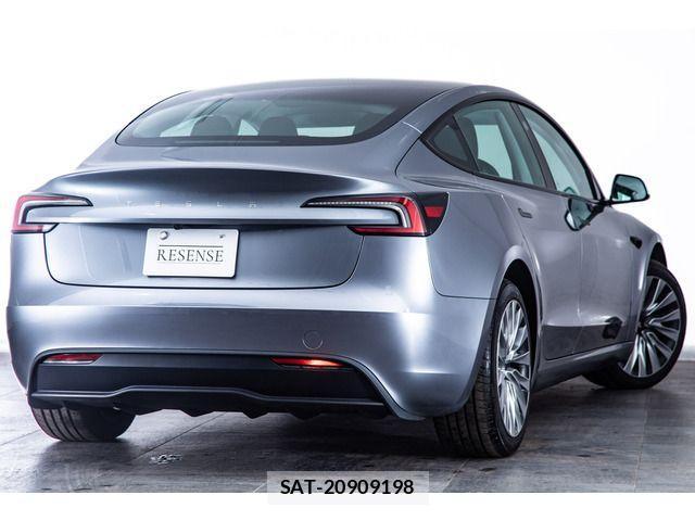 Tesla MODEL 3 2025-06 3910750-1