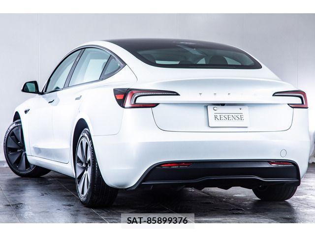 Tesla MODEL 3 2024-01 4111845-9