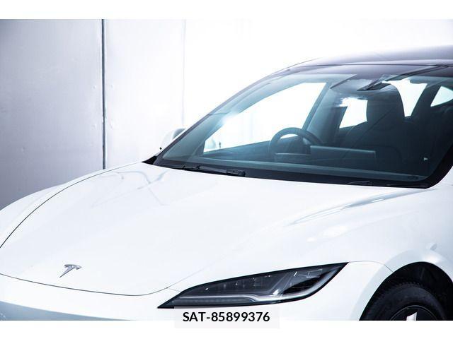 Tesla MODEL 3 2024-01 4111845-16