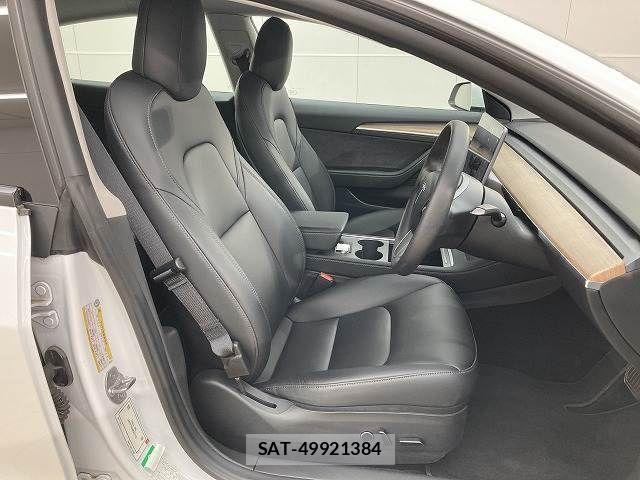 Tesla MODEL 3 2022-11 4424557-11