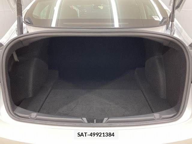 Tesla MODEL 3 2022-11 4424557-13